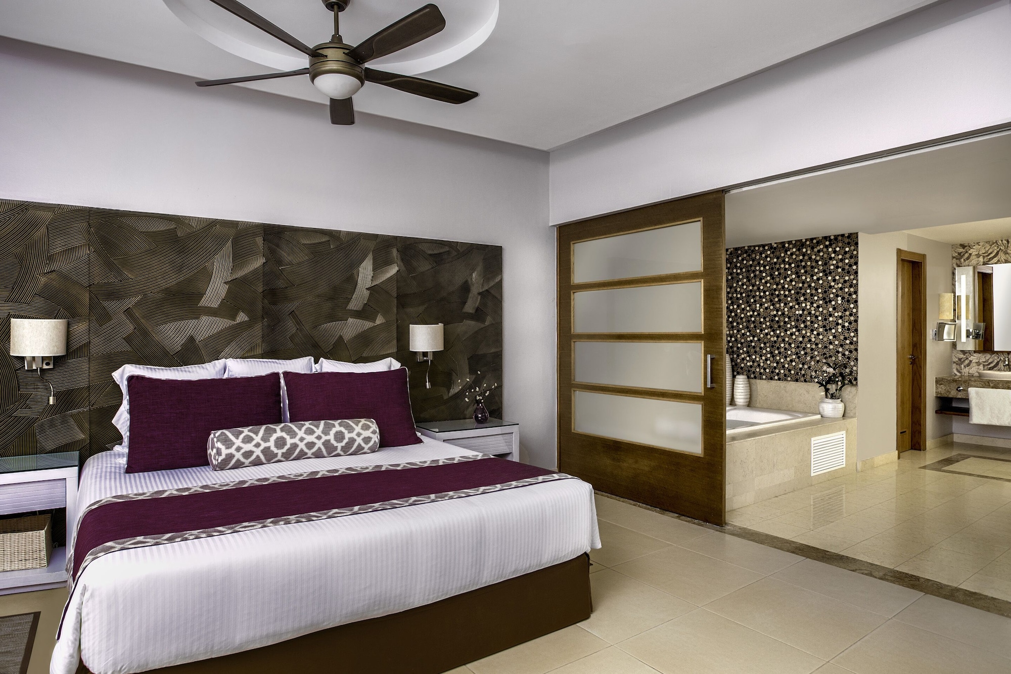 Preferred Club, Master, Suite, King Bed, Ocean Front