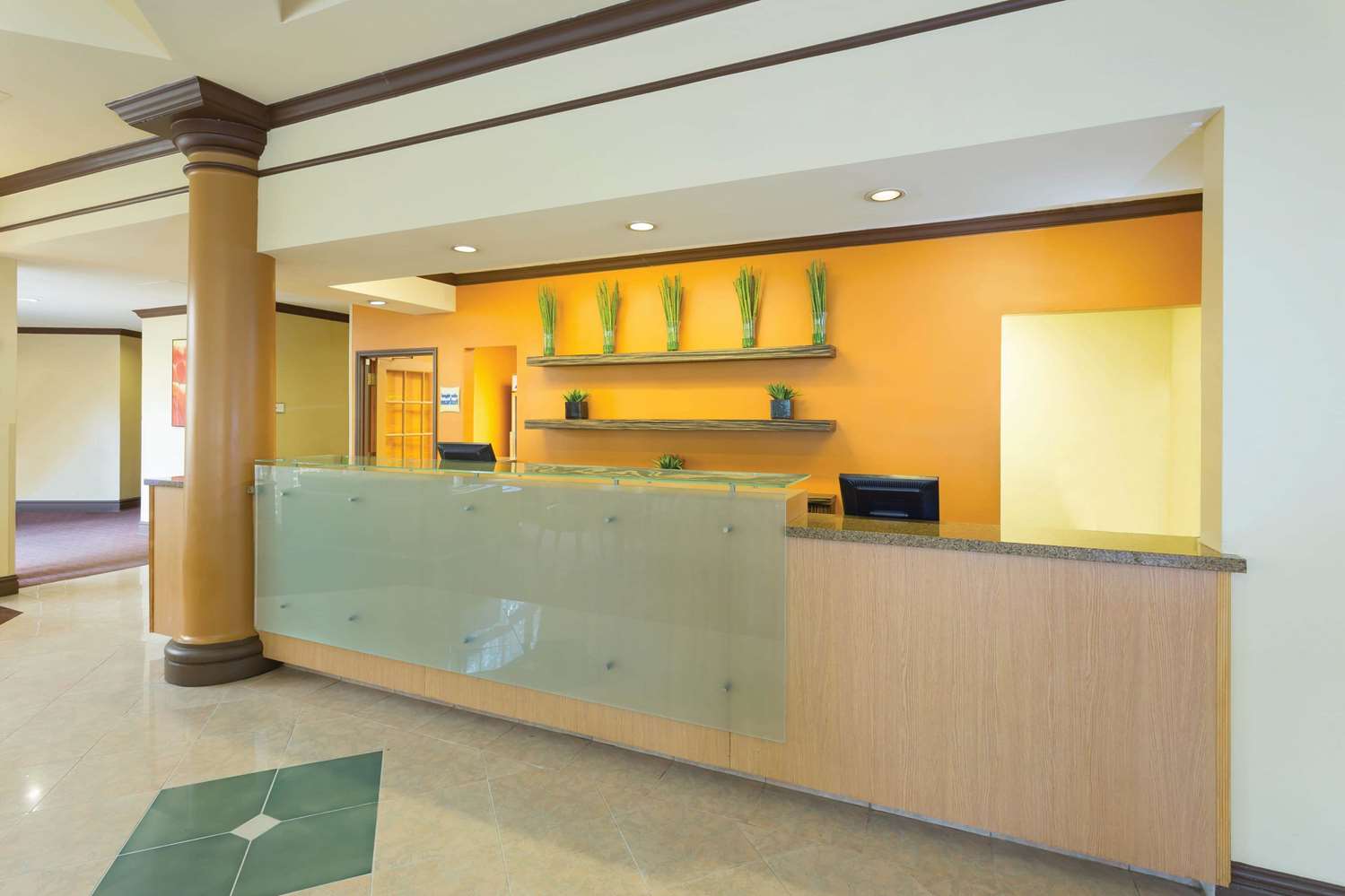La Quinta Inn & Suites by Wyndham Raleigh/Durham Southpoint 8/38