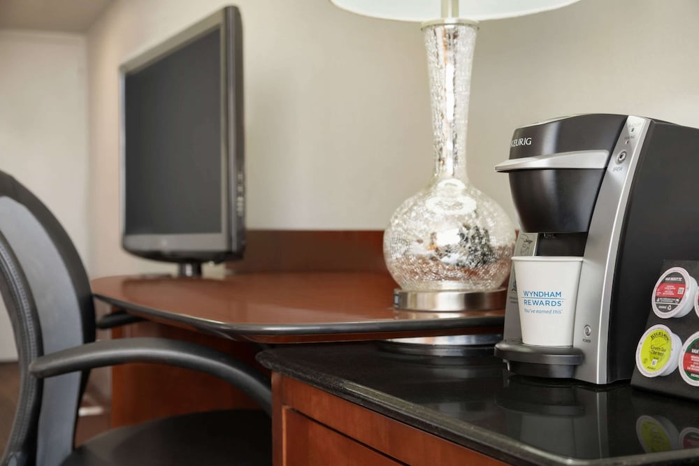 Travelodge by Wyndham Hotel & Convention Centre Quebec City 29/41