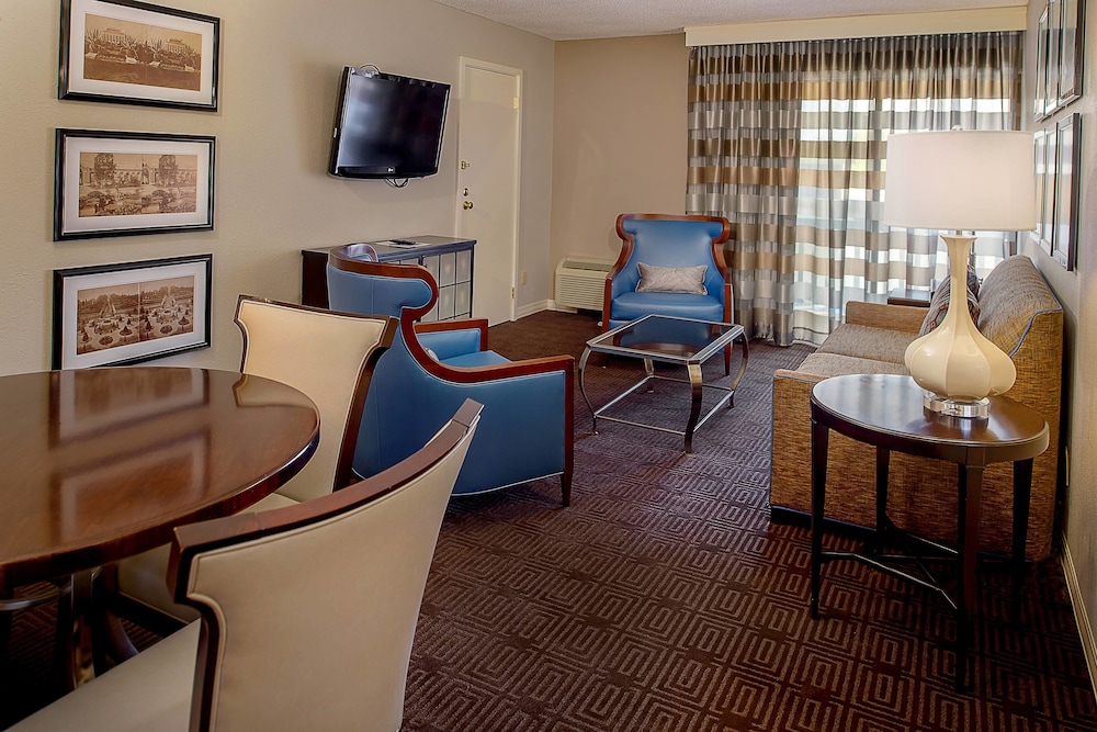 Sheraton Westport Lakeside Chalet 25/39