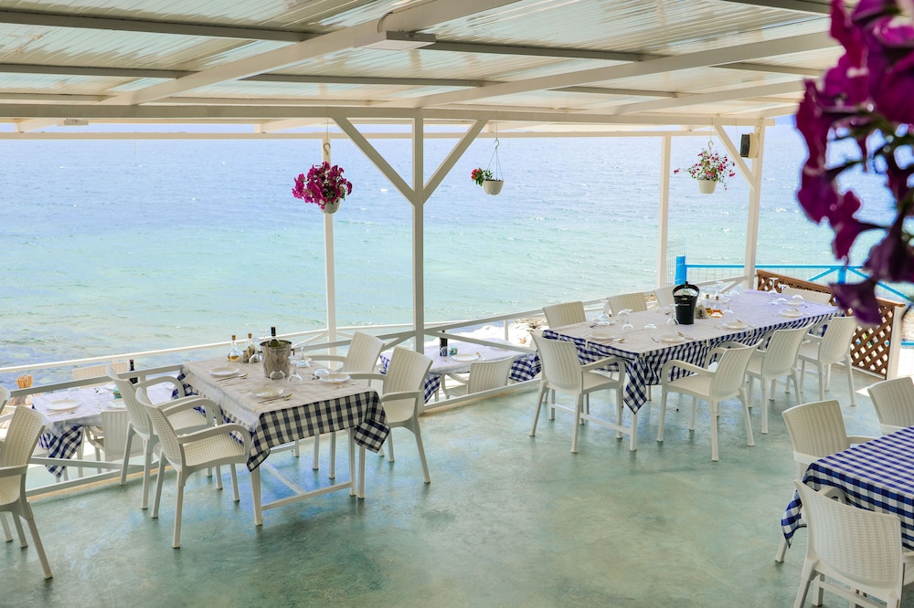 Oceanic Overview Suites 37/50