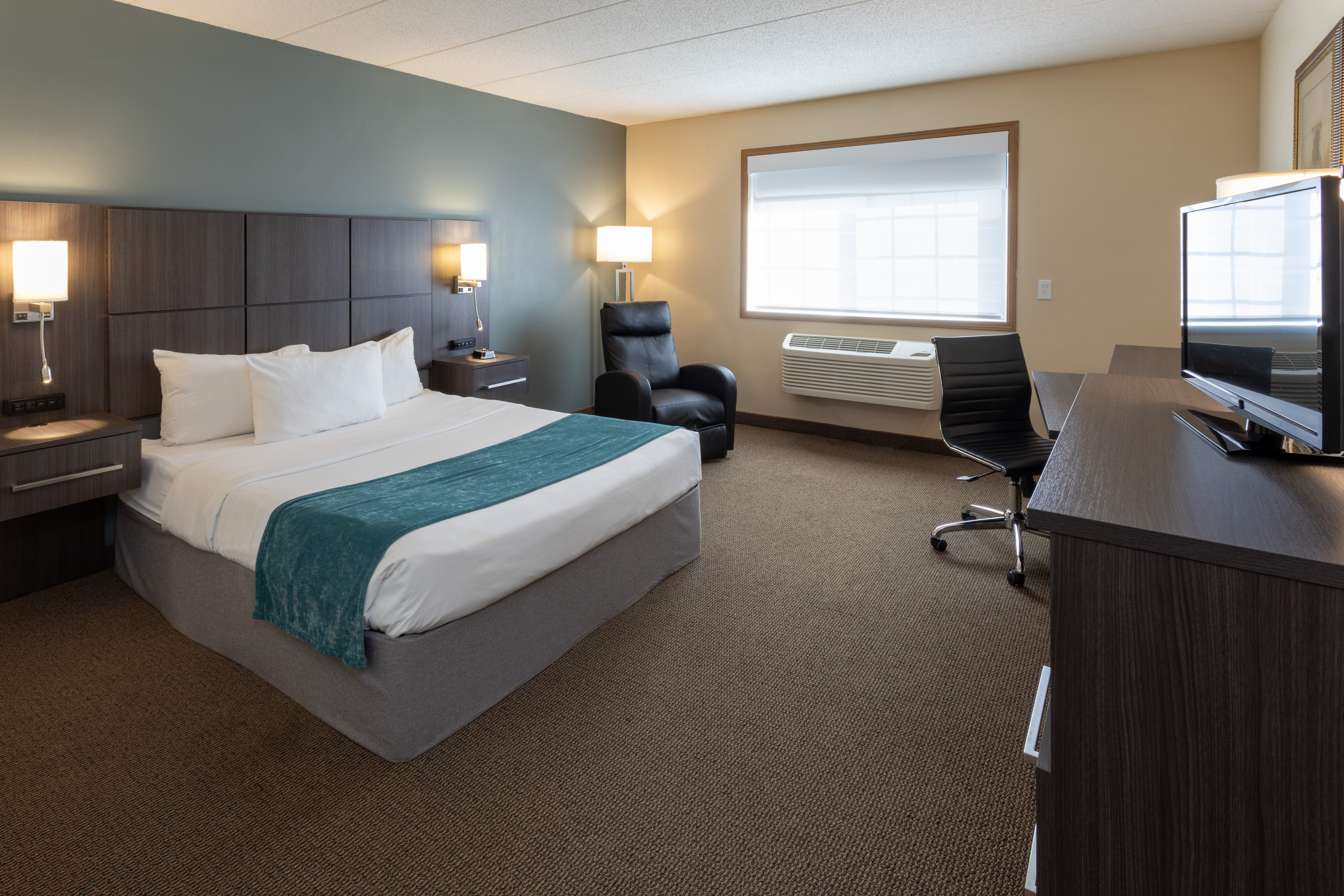 Paynesville Inn And Suites 8/24