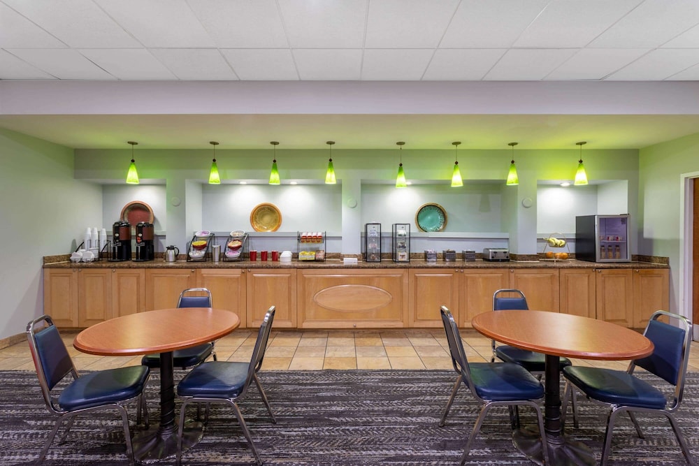 88 Palms Hotel and Event Center 43/59