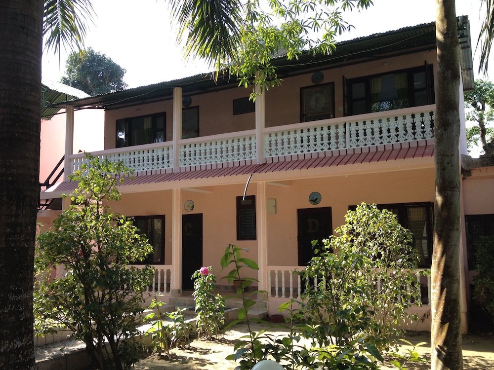 Sauraha Resort 2/50