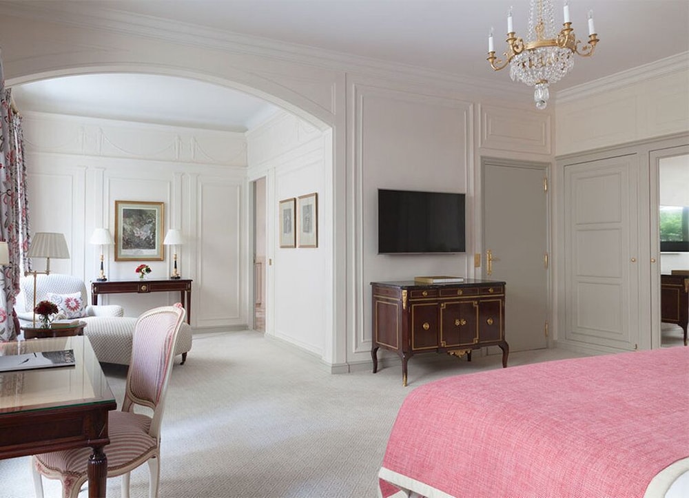جناح ديلوكس بسرير كينج، Le Bristol Paris 9/10