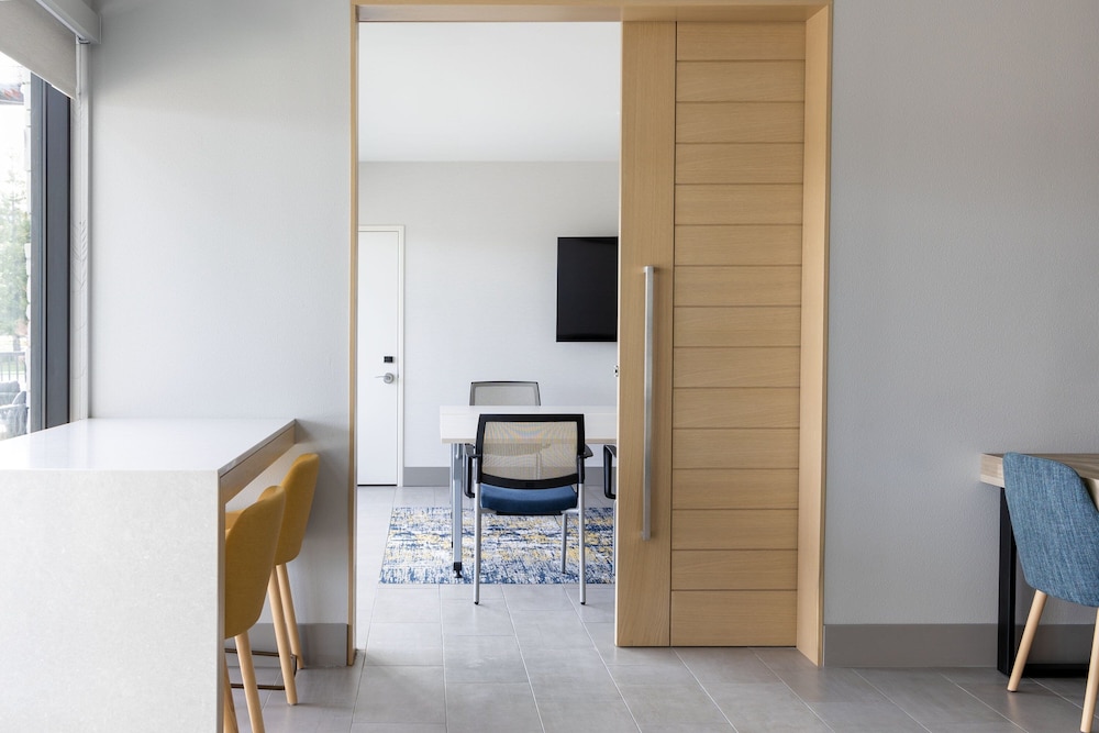 TownePlace Suites by Marriott Pleasanton 37/43