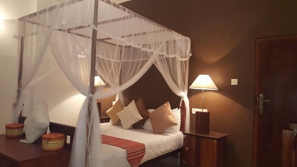 Asharo Sigiriya Villa 8/28