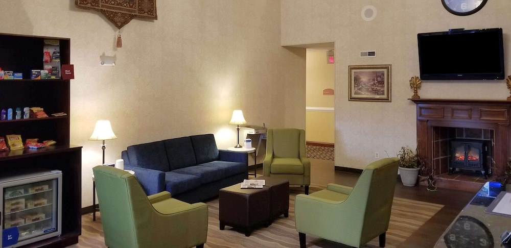 Comfort Suites South Point Huntington 27/43