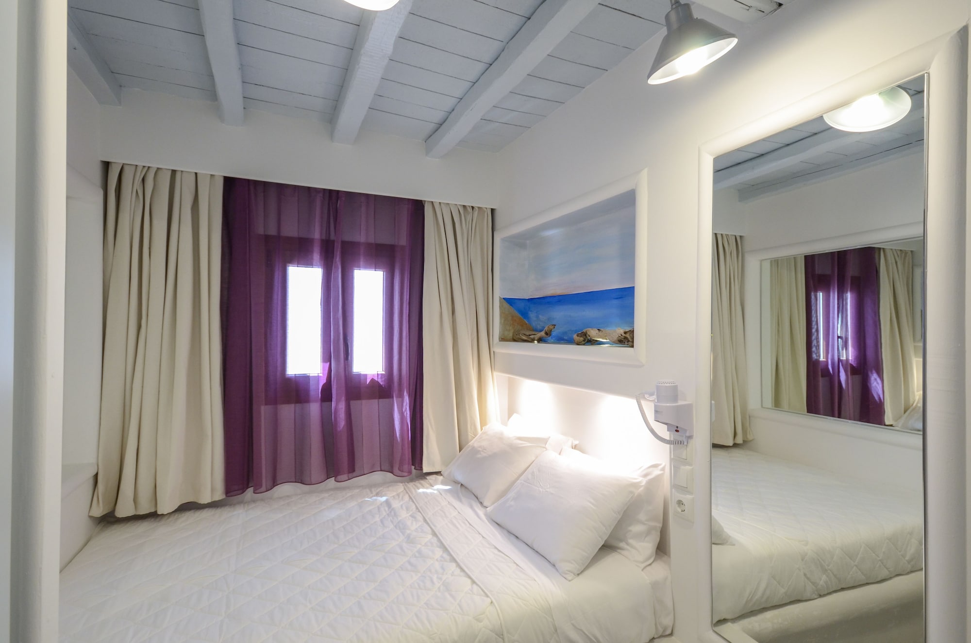 2 BEDROOMS, SUITE