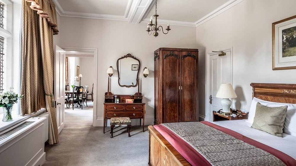 New Hall Hotel Spa 2/50