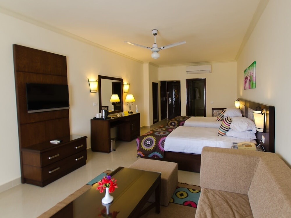 Lotus Bay Resort 9/43