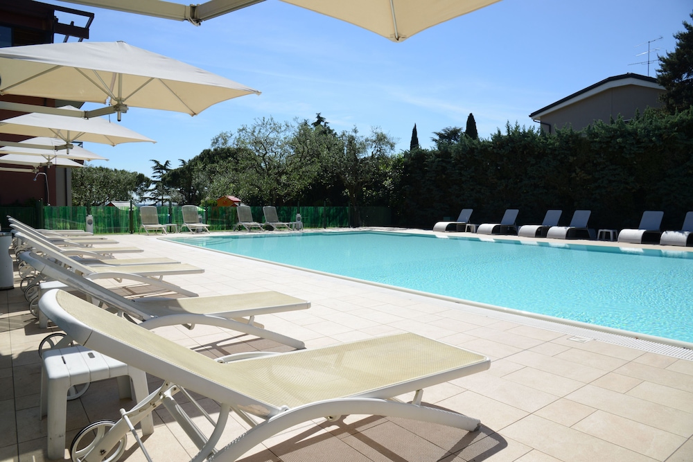 HOTEL OLIVETO 64/73