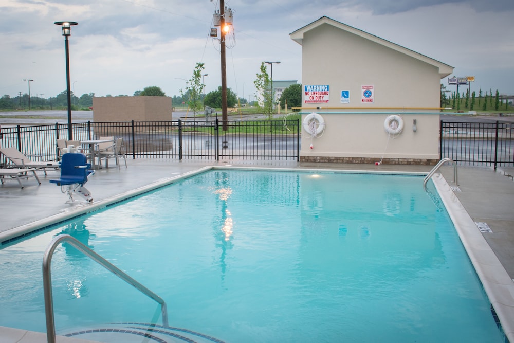 Holiday Inn Express & Suites West Memphis 3/53