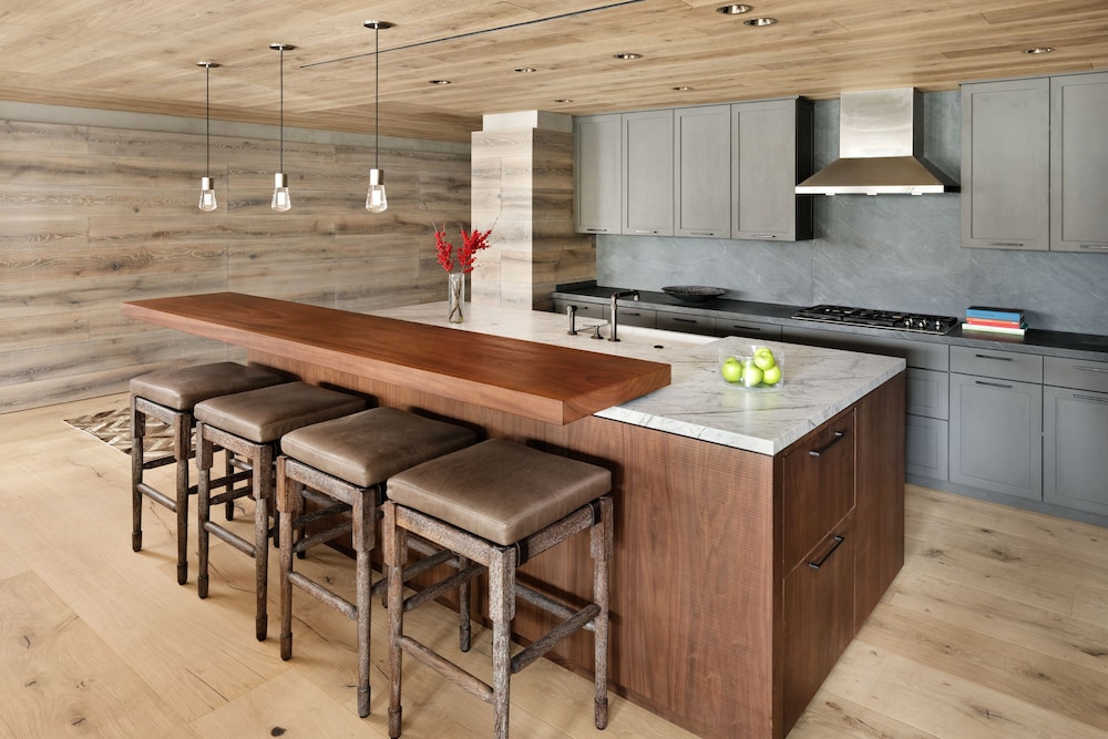 Four Seasons Resort and Residences Vail 80/93