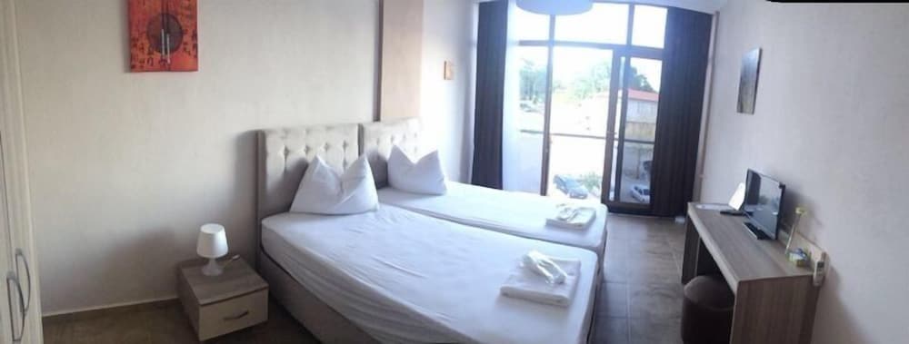 Hotel Hugo 11/35