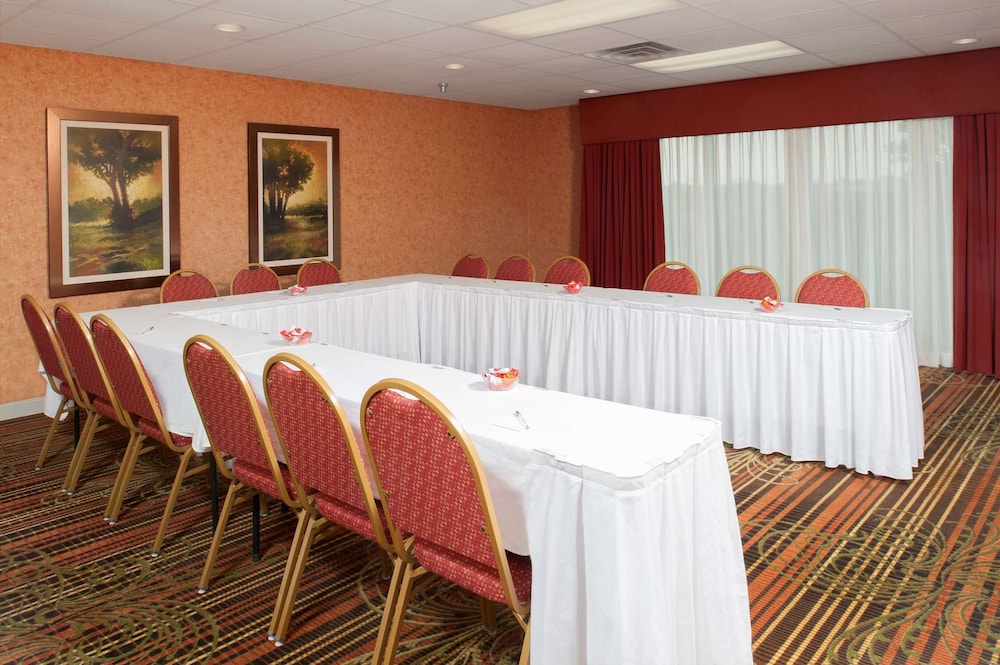 Hampton Inn Suites Cleveland Southeast/Streetsboro 52/63
