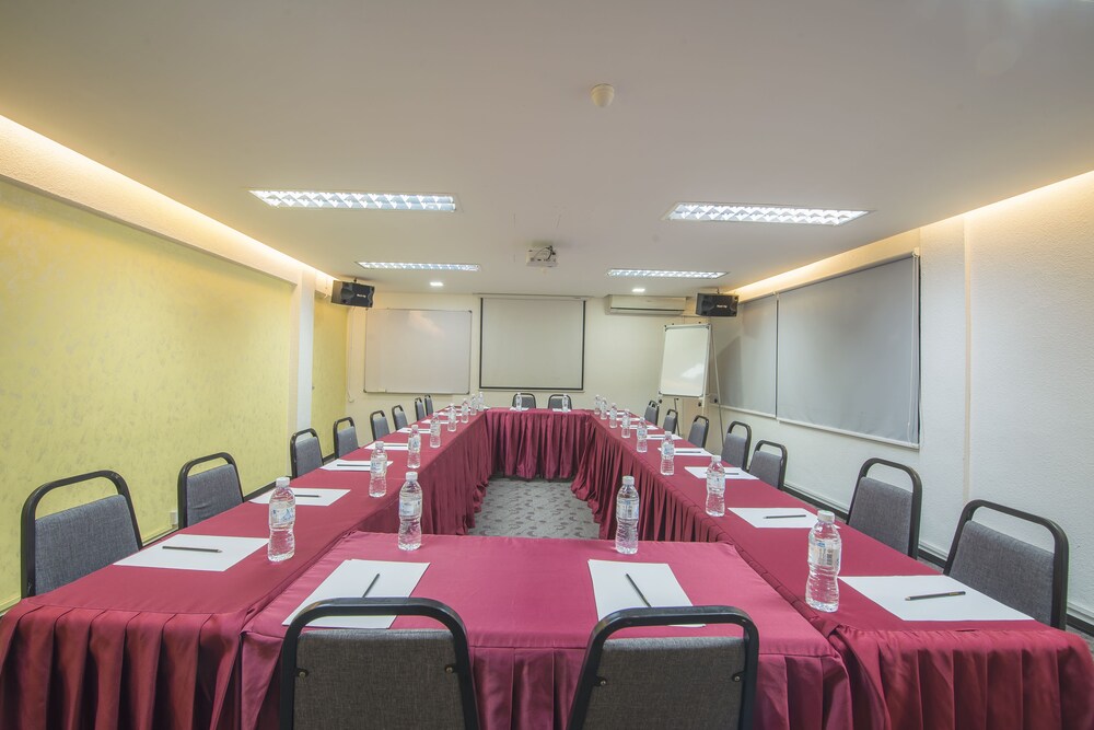 Ymca International Hostel 51/56