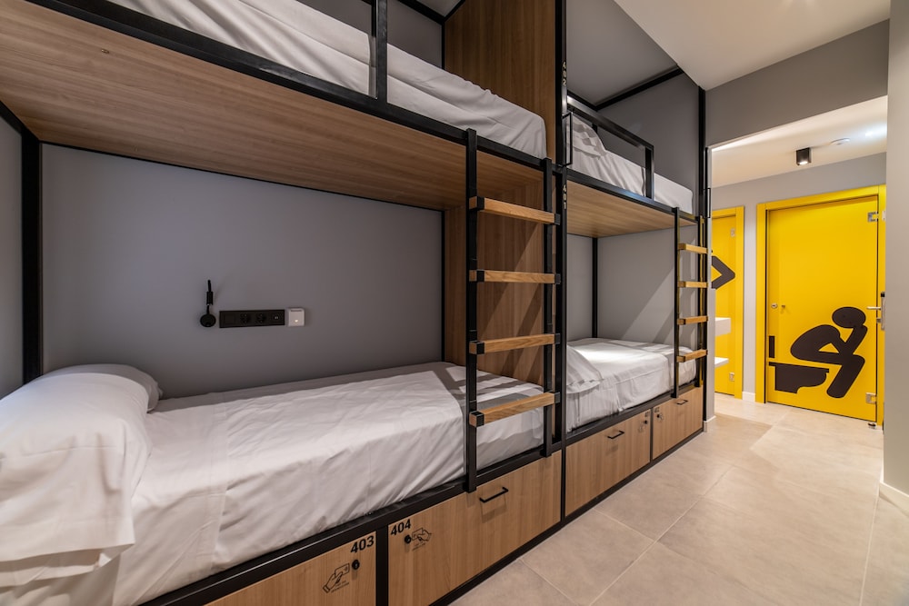 Petit Hostel 15/50