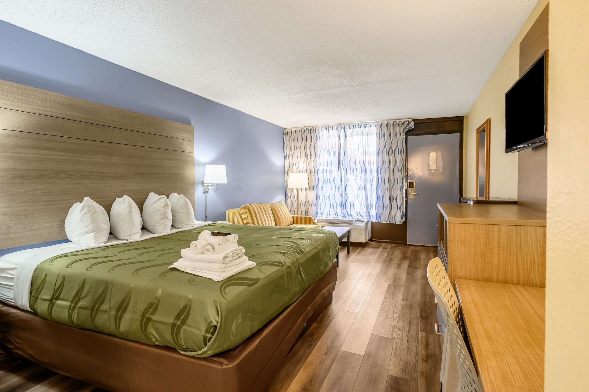STANDARD, KING BED