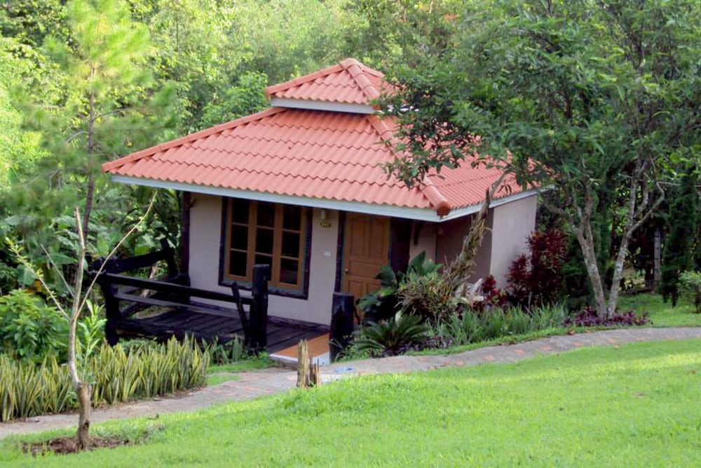 Baan Phuthadol 38/41