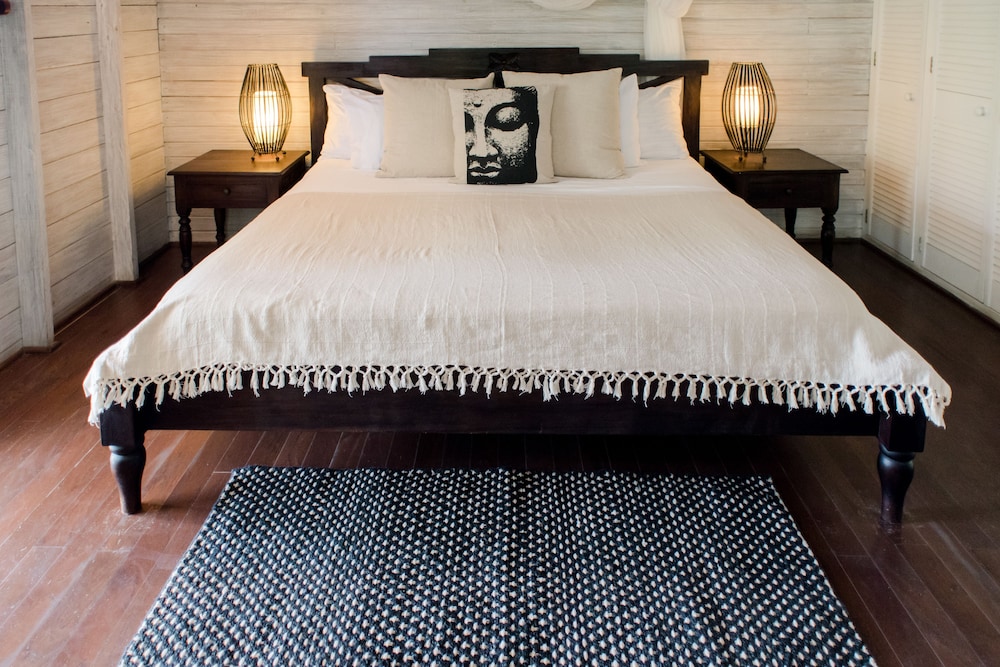 High Rock, Suite, King Bed, Top Floor