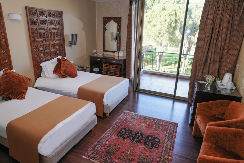 CHTAURA PARK HOTEL 9/50