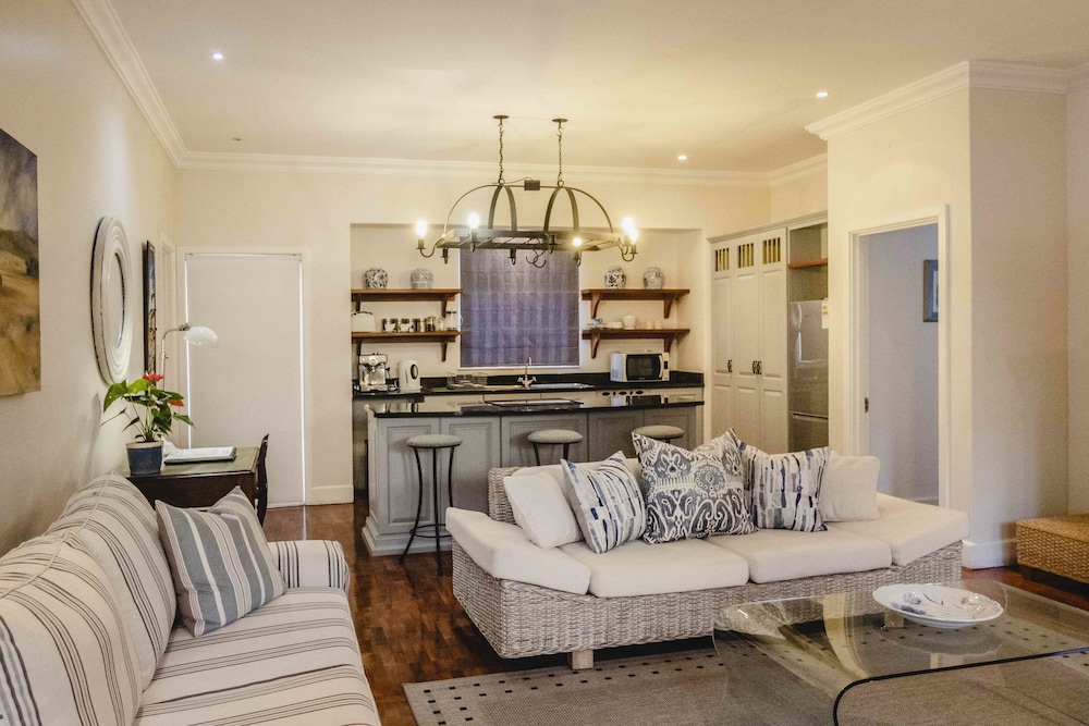 Admiralty Beach House 20/50