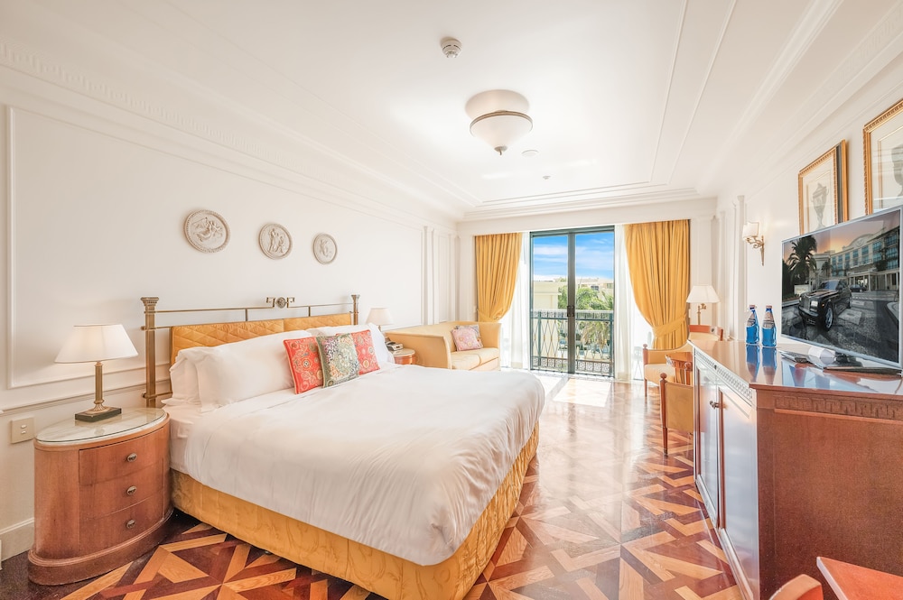 Lagoon, King Bed