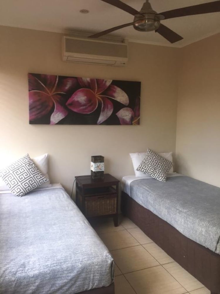 2 BEDROOMS, RESORT, WATER VIEW