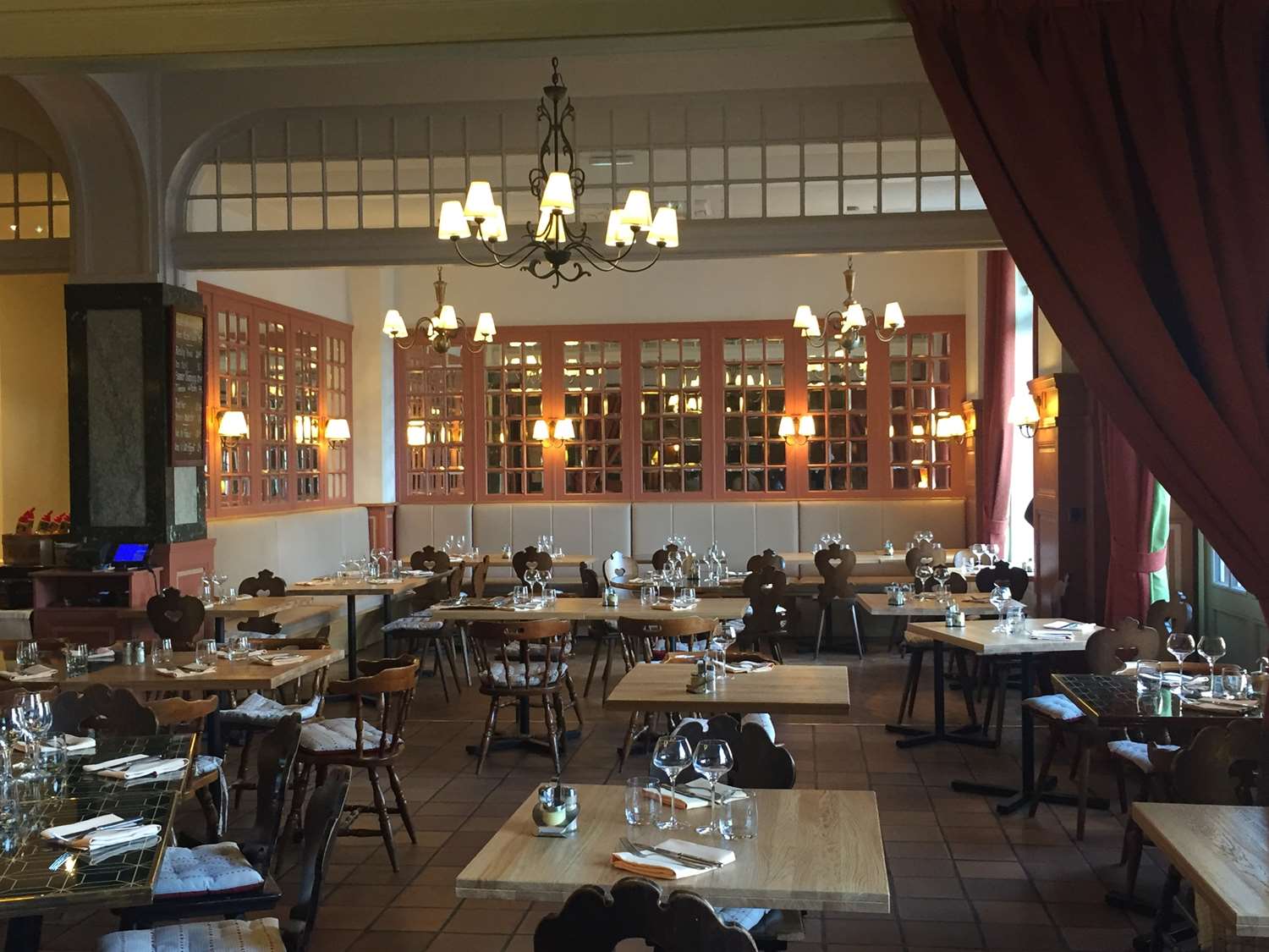 restaurant cafeteria
