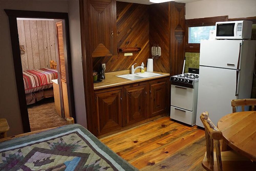 Union Creek Resort 7/50