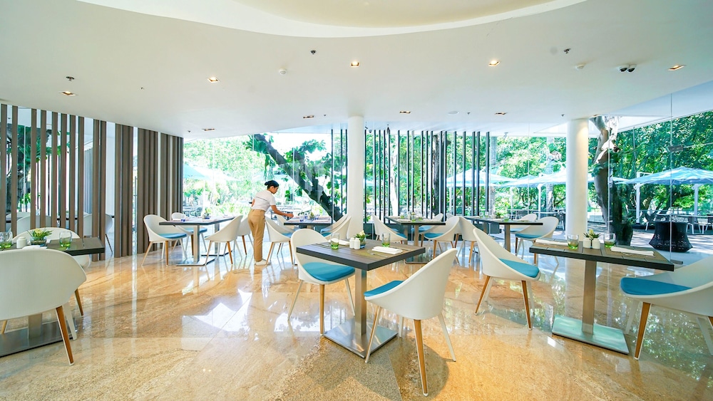 Tambuli Seaside Resort and Spa 18/35