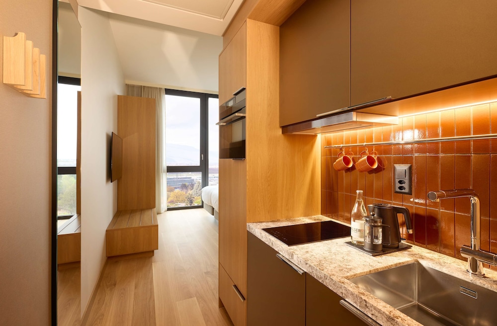 Adina Apartment Hotel Geneva 66/71