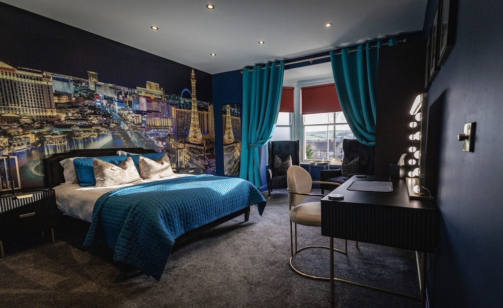 Superior, Suite, King Bed, La Defense View