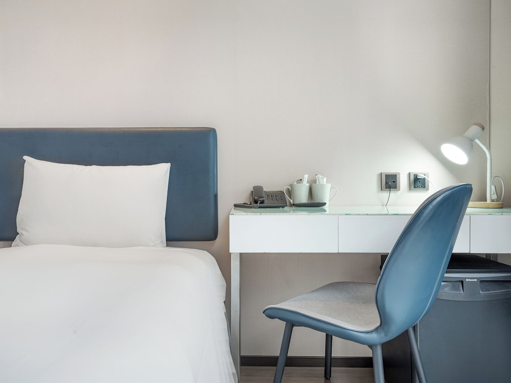 CHECK inn Taipei Xinyi 60/69