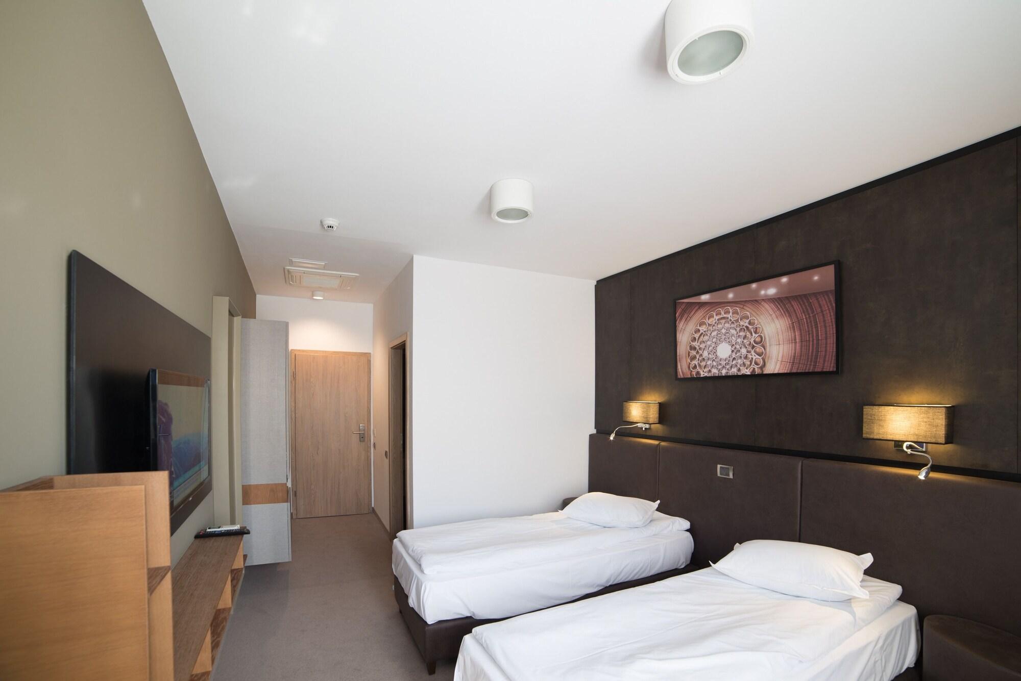 Hotel Lux Divina 6/18