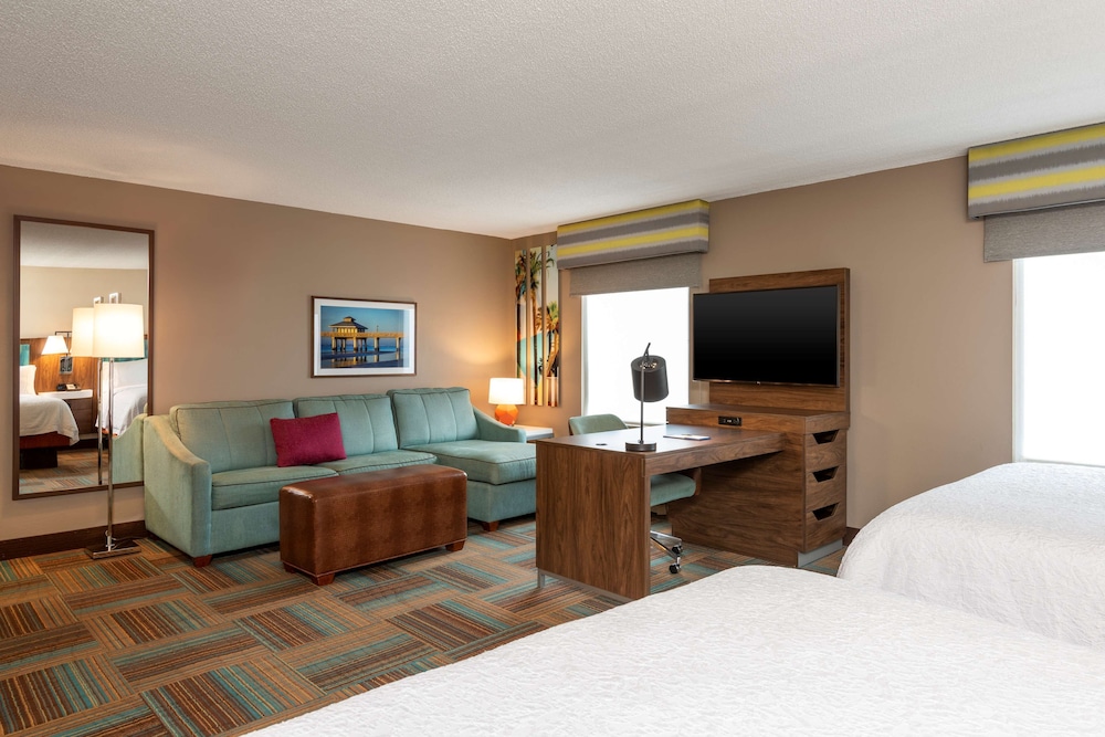 Hampton Inn And Suites Fort Myers Colonial Blvd 20/42