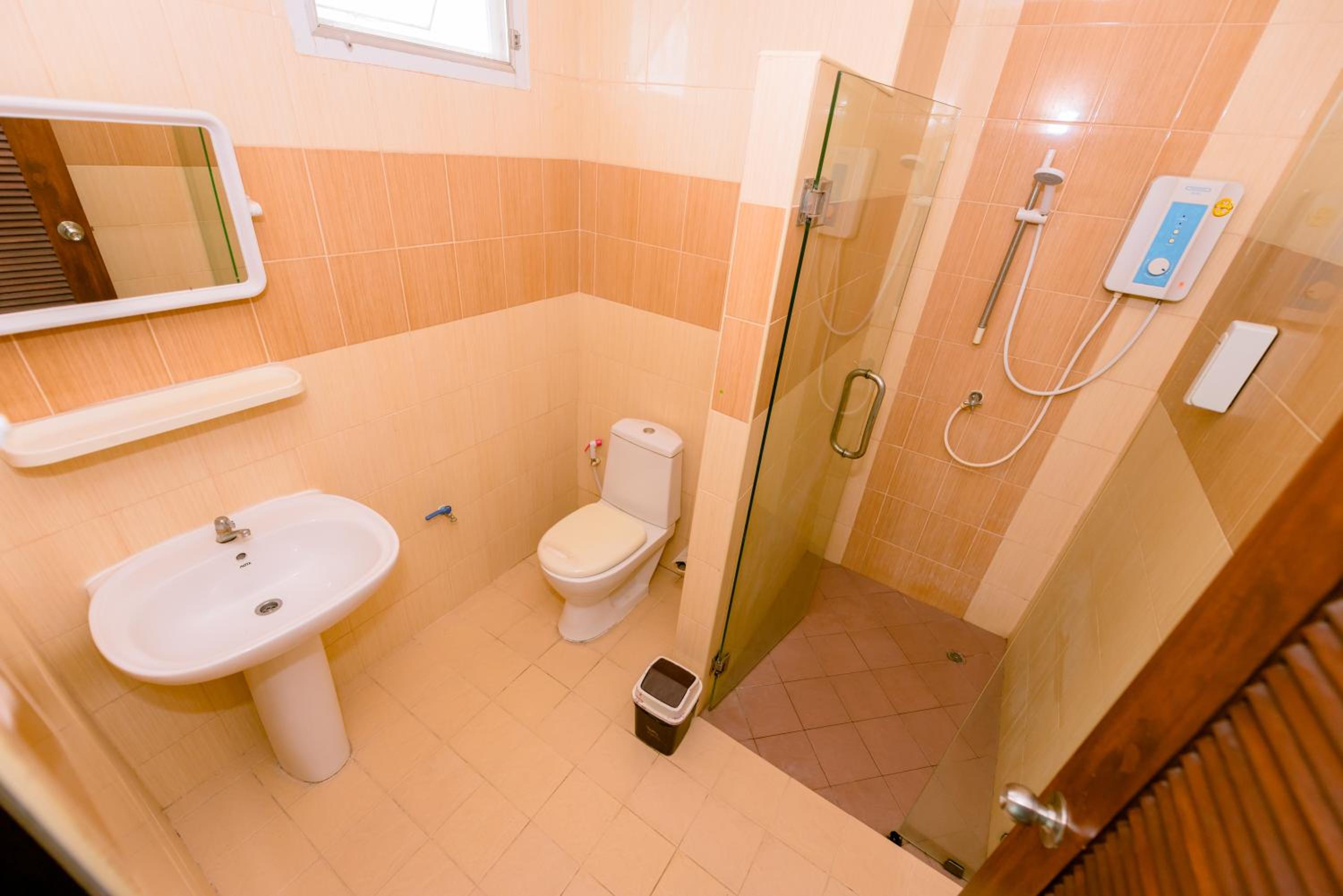 BANDER HOTEL 49/50