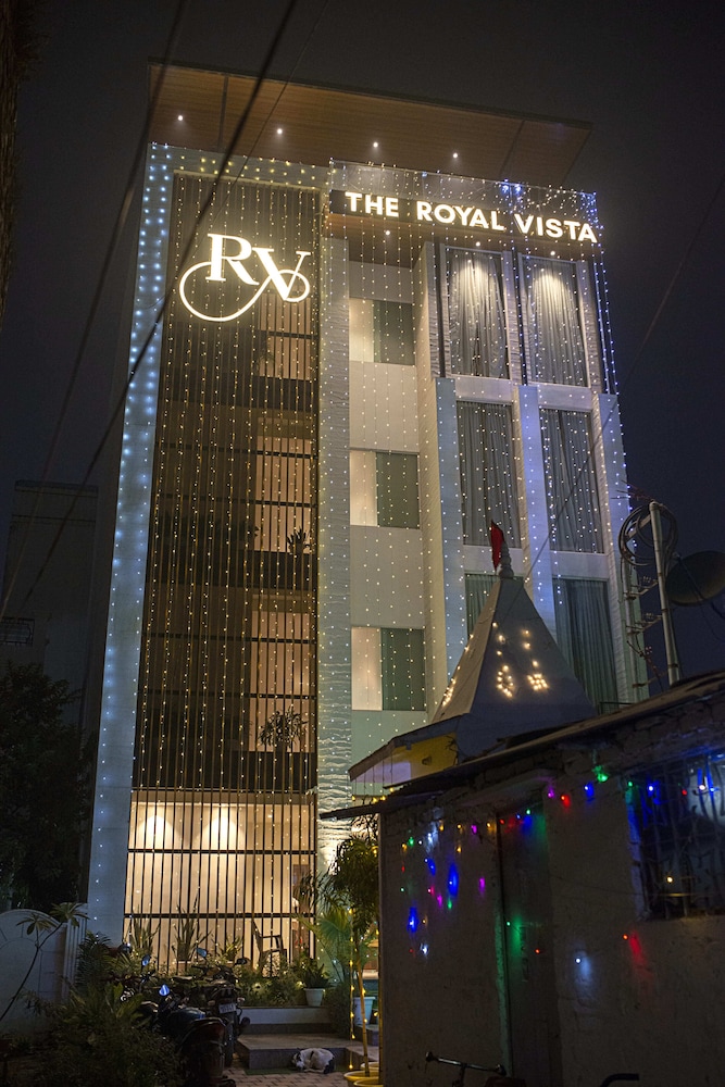 Hotel The Royal Vista 4/50