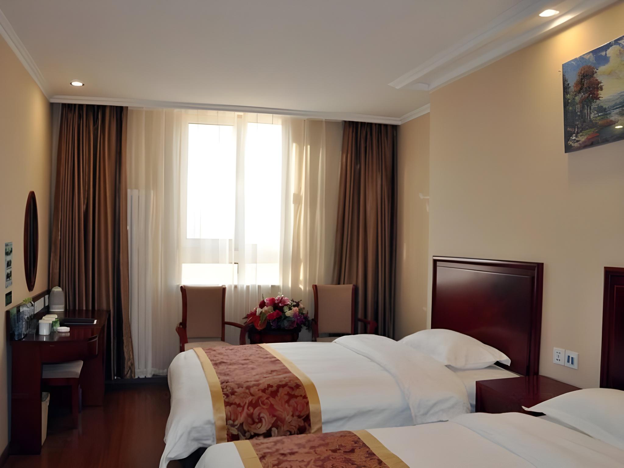 ROOM, TWIN BEDS