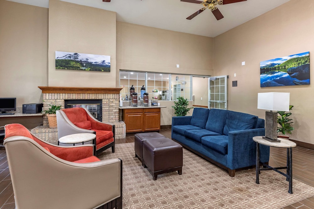 Comfort Suites Fort Collins Near University 26/35