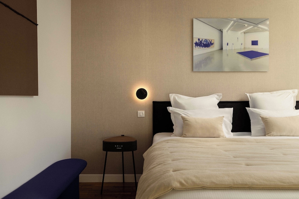 Hotel 21 Foch 17/50