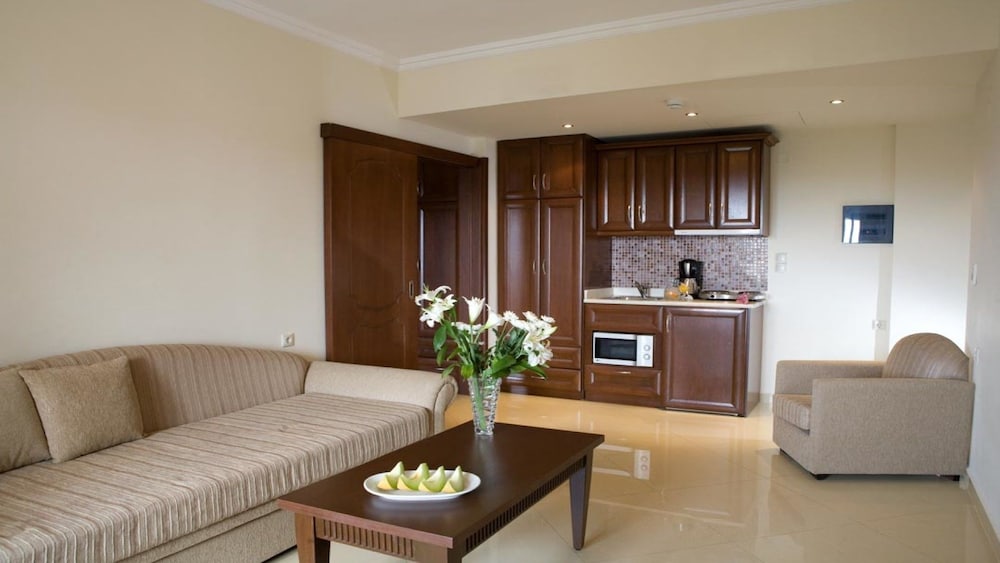 Royal Nidri Hotel & Apartments 11/15