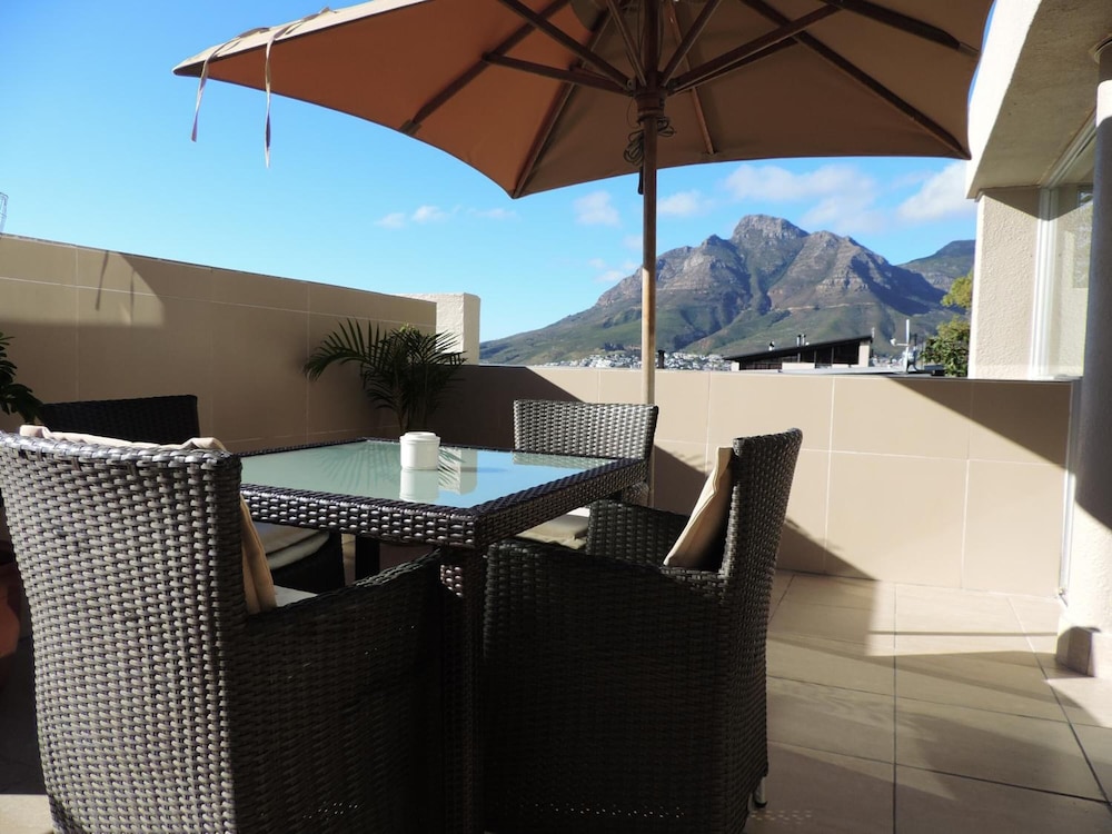 Signal Hill Lodge 29/65