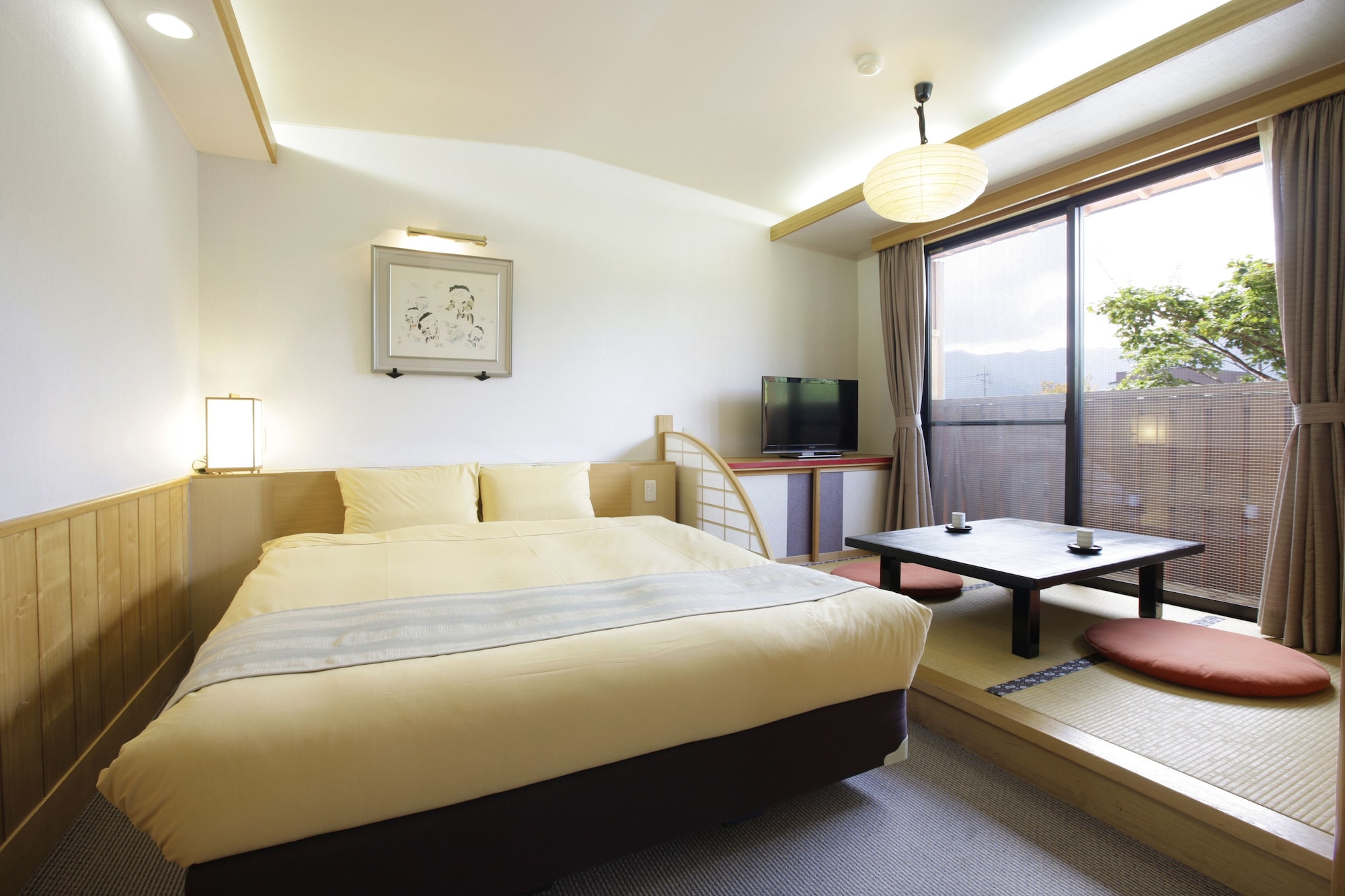Renovated, Hollywood, Superior, Twin Beds