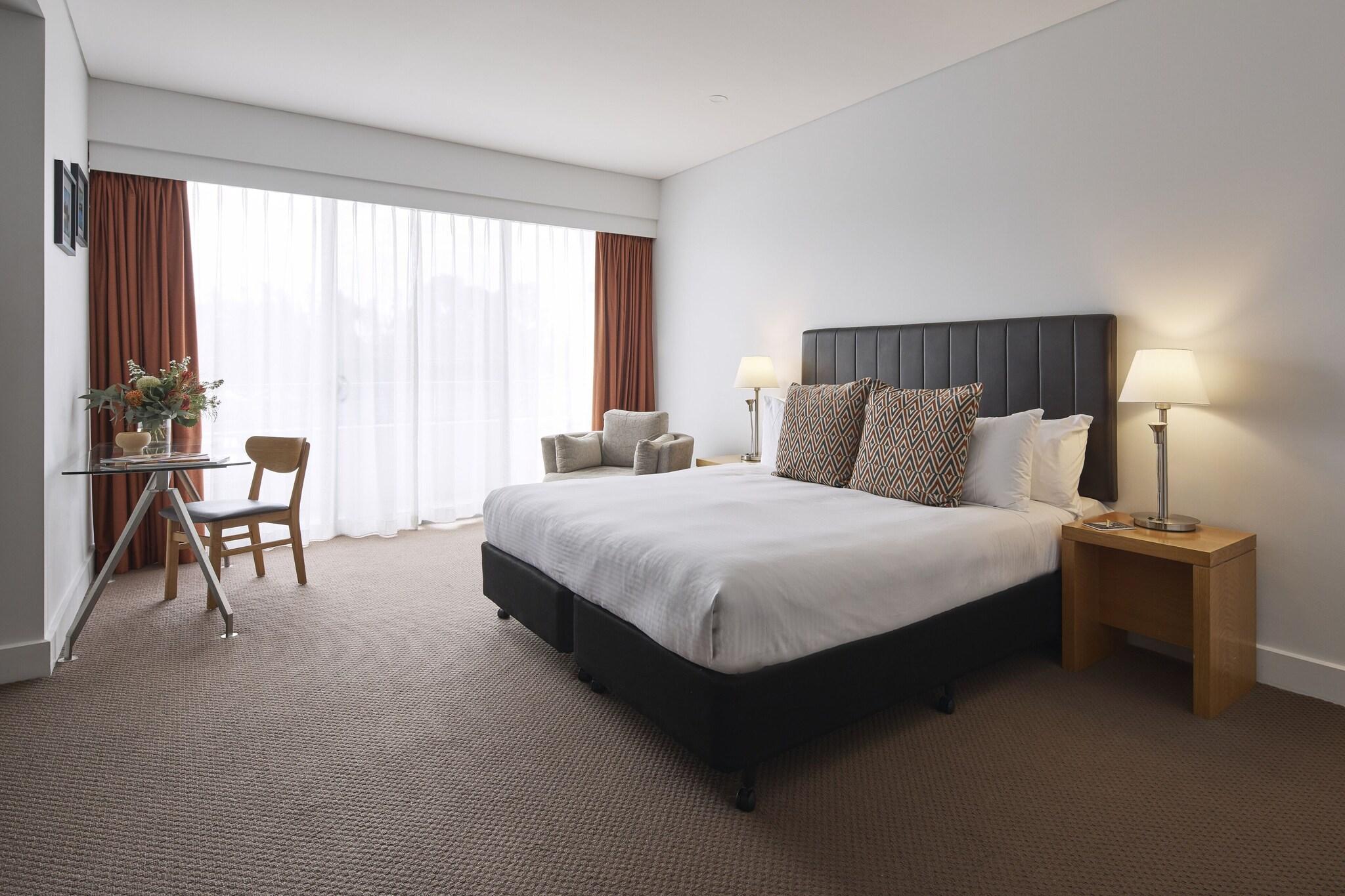 Suite, King Bed