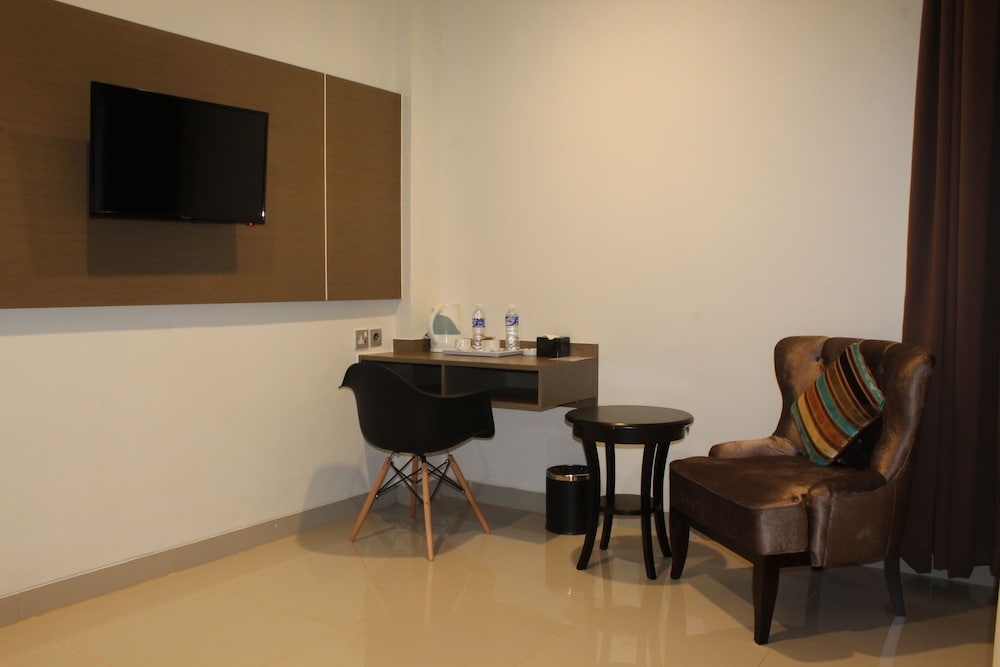 Opi Indah Hotel 41/52