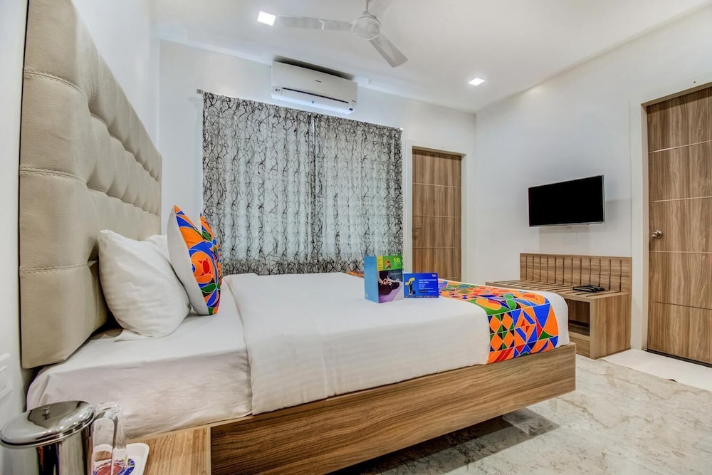 The Avenue Suites 24/49