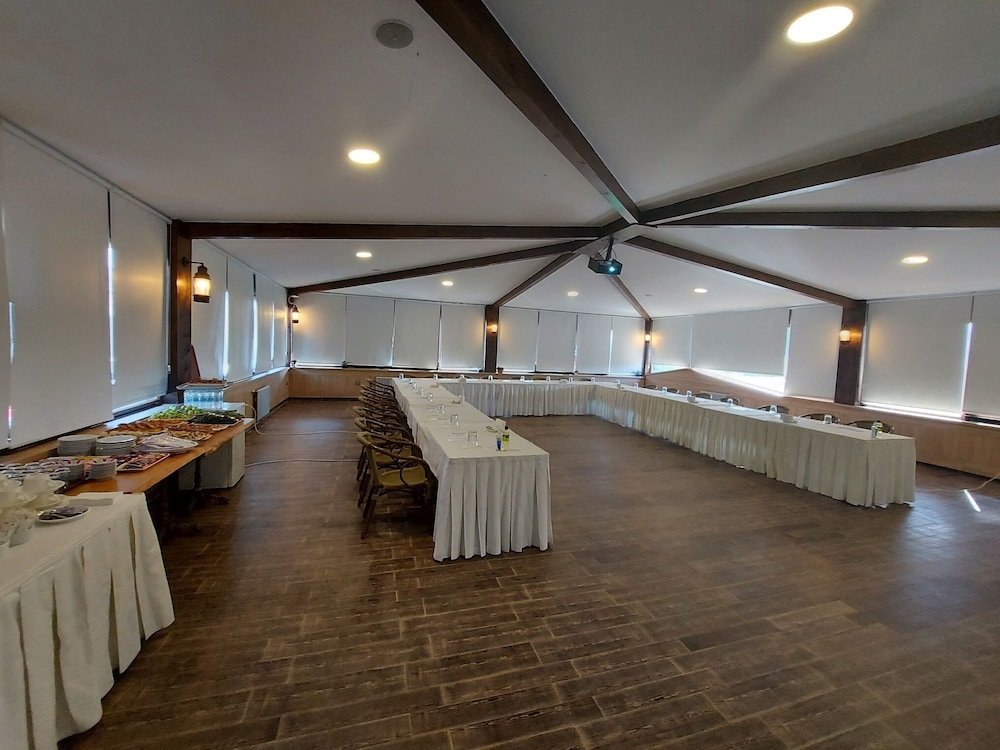 Assos Barbarossa Hotel 36/74