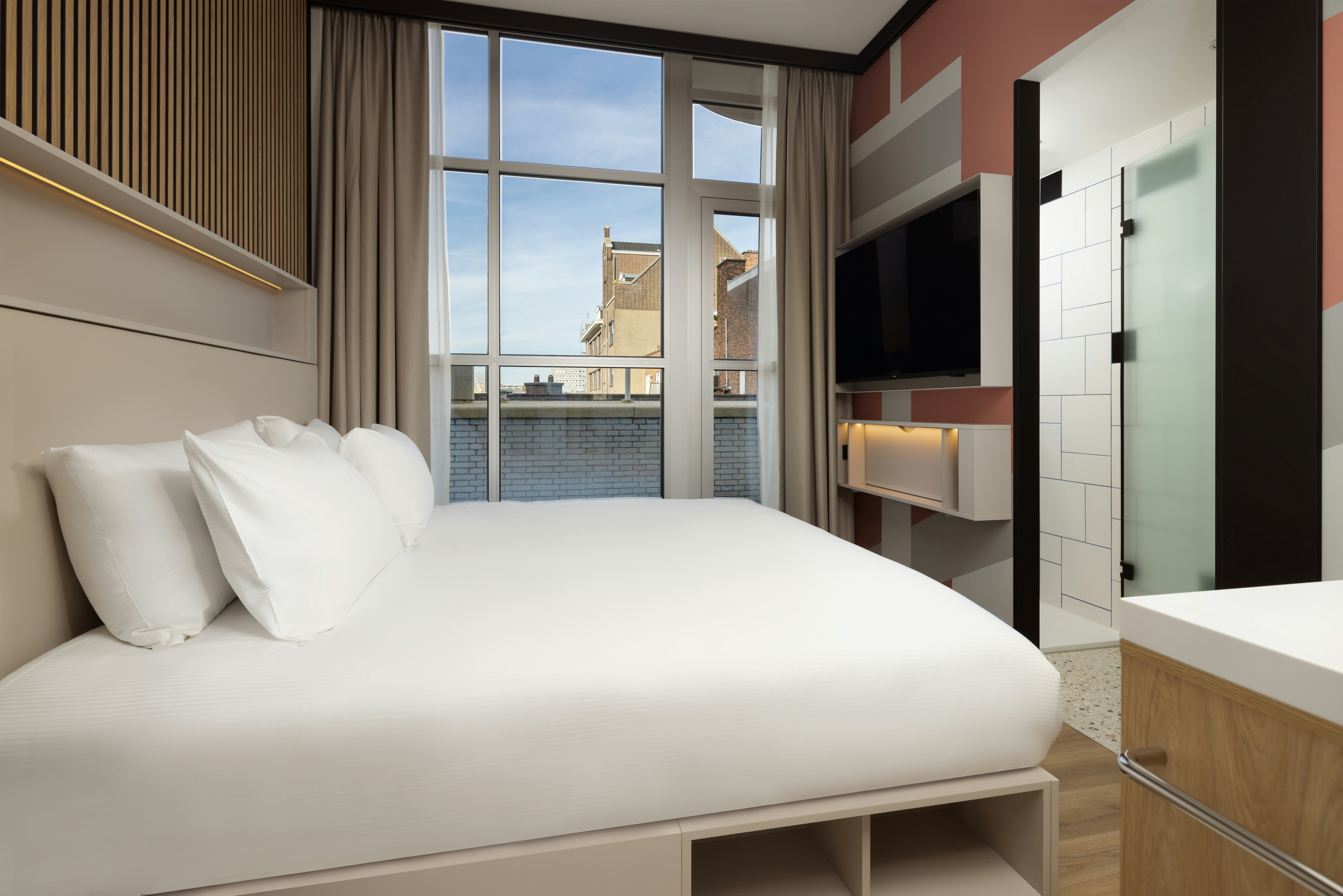 ROOM, KING BED, ACCESSIBLE